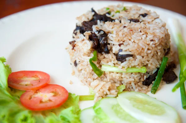 Delicious hot fried rice with jerked meat and vegetable — Stock Photo, Image