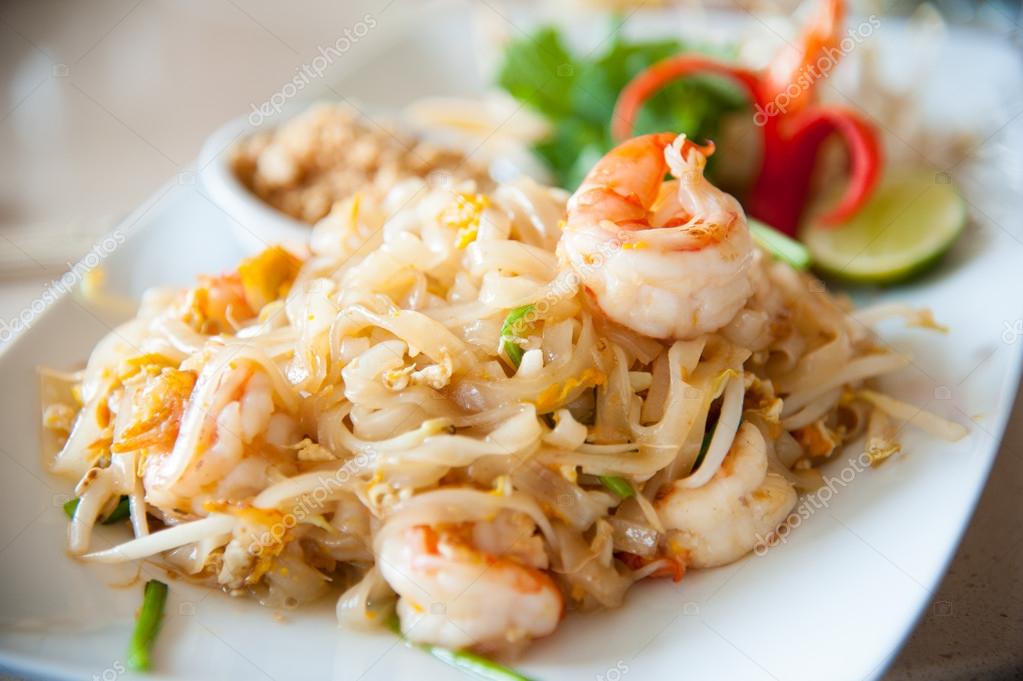 Thailand s national dishes, stirfried rice noodles with egg, vegetable