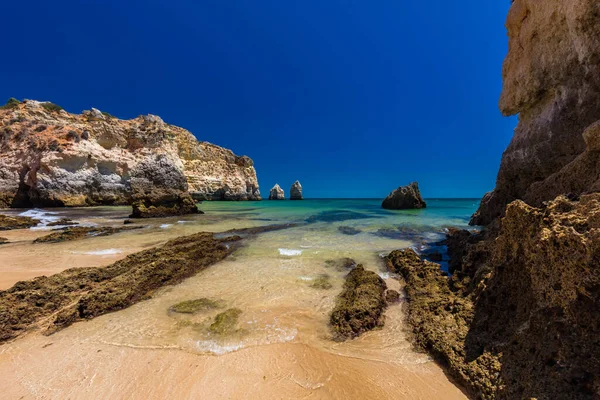 Widok Lotu Ptaka Plażę Praia Dos Tres Irmaos Alvor Algarve — Zdjęcie stockowe