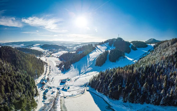 Vista Panorâmica Aérea Inverno Centro Esqui Vysne Ruzbachy Norte Eslováquia — Fotografia de Stock