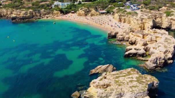Praia Castelo Plajı Albufeira Algarve Portekiz Panoramik Hava Aracı Görüntüsü — Stok video