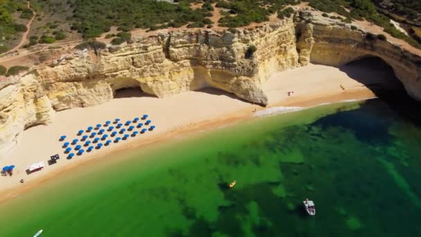 Vista Aérea Praia Marinha Malhada Baraco Praias Algarve Portugal — Vídeo de Stock