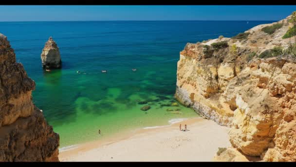 Praia Marinha Malhada Baraco Nun Havadan Görünüşü Algarve Portekiz Plajları — Stok video