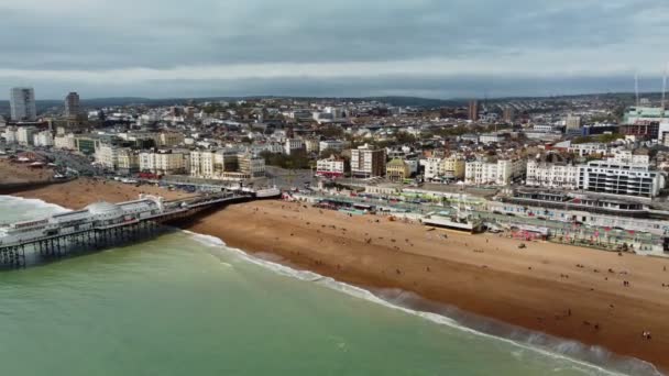 Brighton Pier Reino Unido Vista Panorâmica Aérea Dia Ensolarado — Vídeo de Stock