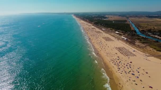 葡萄牙阿尔加维Vilamoura和Praia Falmicronesia的空中海滩景观 — 图库视频影像