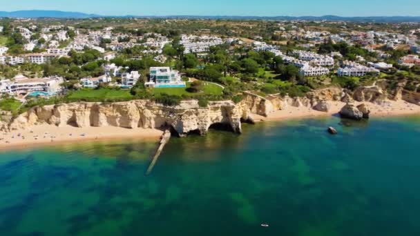 Widok Lotu Ptaka Plażę Praia Gale Pobliżu Albufeira Armacao Pera — Wideo stockowe