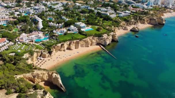 Luftutsikt Över Stranden Praia Gale Nära Albufeira Och Armacao Pera — Stockvideo