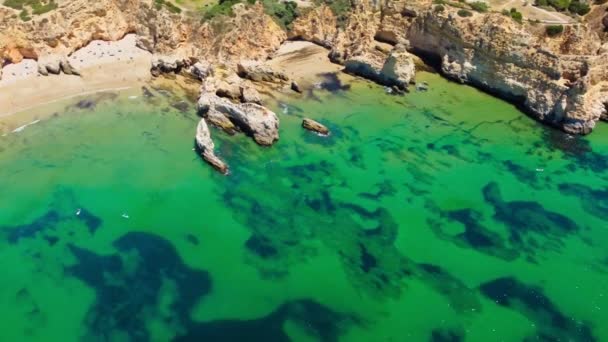 Praia Dos Tres Irmaos Sahilinin Havadan Görünüşü Alvor Algarve Portekiz — Stok video