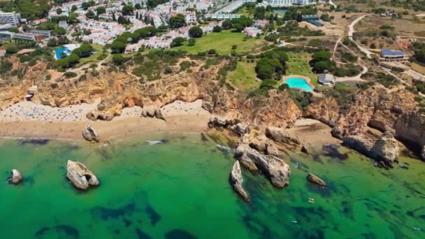 Letecký Pohled Pláž Praia Dos Tres Irmaos Alvor Algarve Portugalsko — Stock video