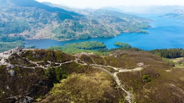 Ben Hill Und Loch Katrine Den Trossachs Schottland — Stockvideo