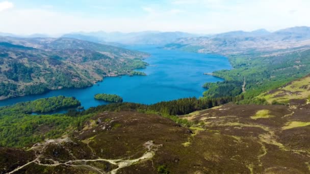 Ben Hill Und Loch Katrine Den Trossachs Schottland — Stockvideo