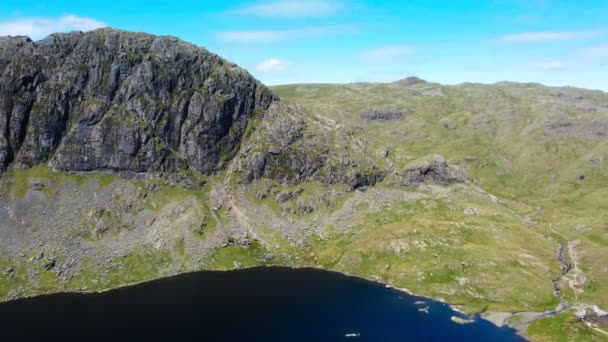 Vista Aérea Del Lago Stickle Tarn Distrito Los Lagos Gran — Vídeo de stock