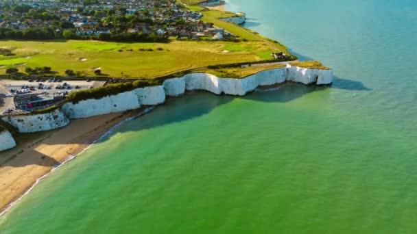 Drone Légi Kilátás Strandra Fehér Sziklák Margate Anglia Egyesült Királyság — Stock videók