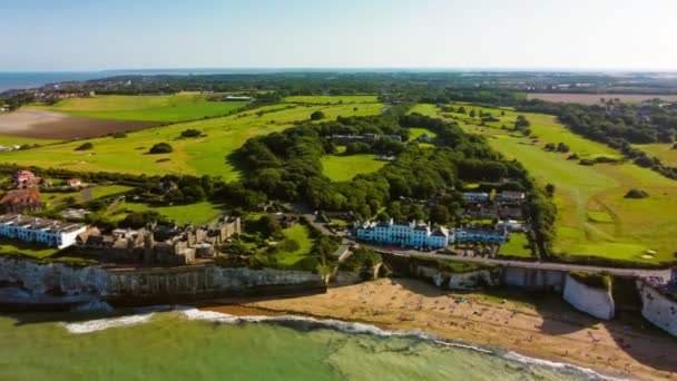 Drone Vista Aérea Playa Acantilados Blancos Margate Inglaterra Reino Unido — Vídeo de stock