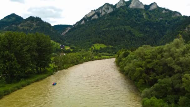 Tre Kronorna Massif Över Floden Dunajec Bergsregionen Slovakien — Stockvideo
