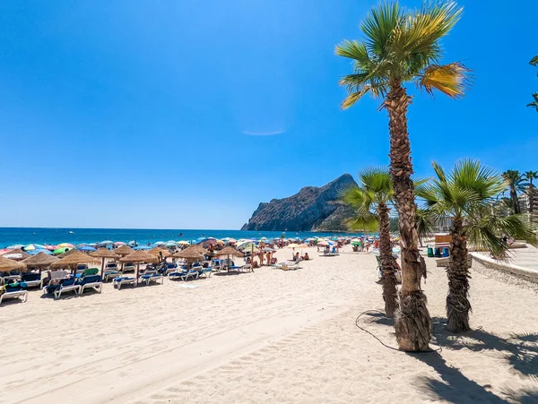 Красочный Средиземноморский Пляж Горный Penyal Ifach Пляж Кальпе Испания — стоковое фото