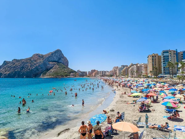 Bunter Mittelmeerstrand Mountain Penyal Ifach Strand Von Calpe Spanien — Stockfoto