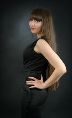 patlama Studio ile genç ve güzel bir kadın portresi