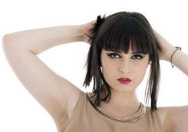 Beyaz arka planda güzel bir kadın modelin portresi