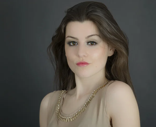 A young woman beauty portrait, studio shot — Stock Photo, Image