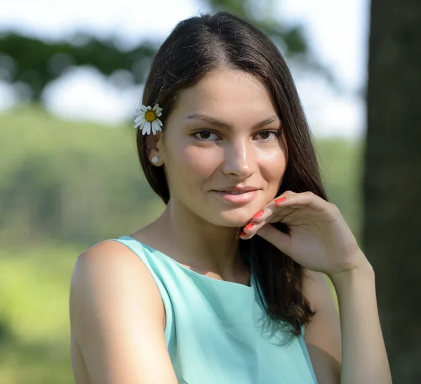 Portrait of the beautiful girl on the nature — Stock Photo, Image