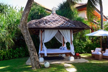 Spa'da bali adada lüks bir villa konsepti