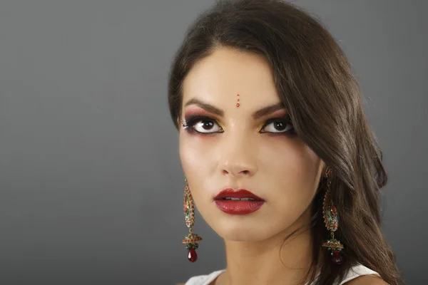 Portrait of a pretty Indian young girl — Stock Photo, Image