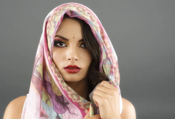 Portrait of a pretty Indian young girl — Stock Photo, Image