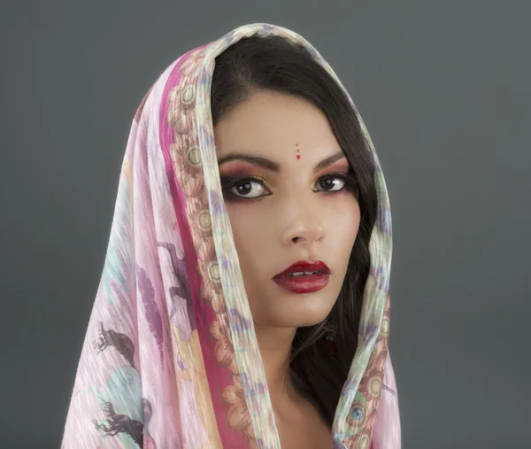 Portrait of a pretty Indian young girl — Stock Photo, Image