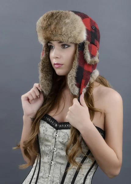 Linda jovem mulher vestindo pele Hat.Winter Estilo — Fotografia de Stock