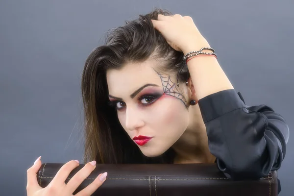 Schönheitsporträt junger Glamour schöne Frau zu Halloween — Stockfoto