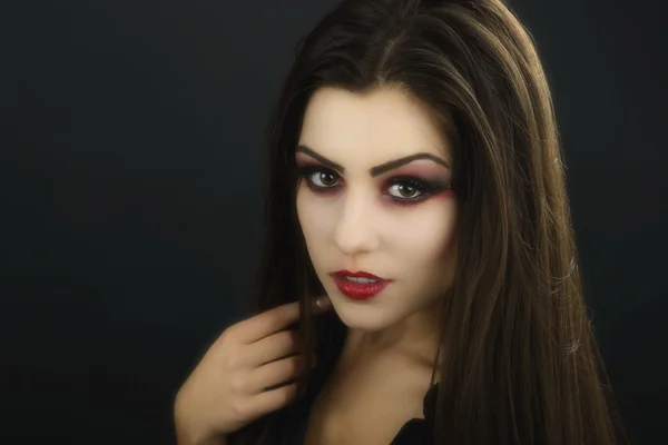 Bella donna con trucco di Halloween isolato su backgrou nero — Foto Stock