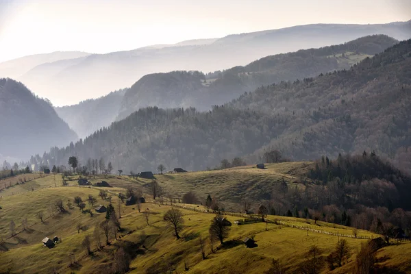 Осінній гірський краєвид гір, Румунія — стокове фото