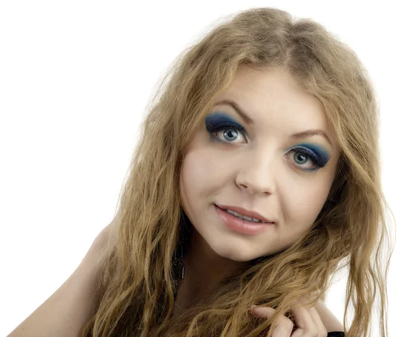 Mujer joven glamour con maquillaje de ojos azules y peinado rizado en —  Fotos de Stock