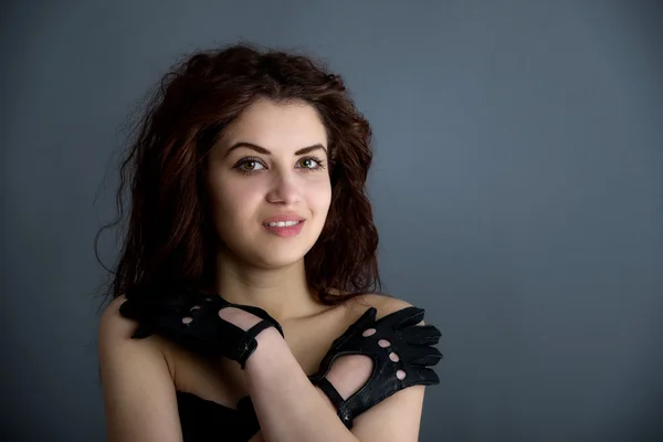 Beauty portrait of young attractive woman — Stock Photo, Image