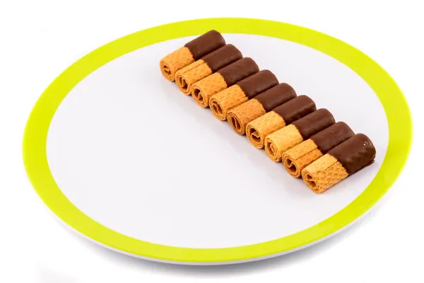 Galletas de chocolate en plato aislado en blanco —  Fotos de Stock