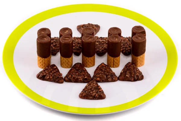 Galletas de chocolate en plato aislado en blanco —  Fotos de Stock