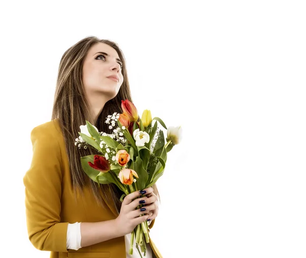 Jeune femme avec des tulipes isolées sur fond blanc — Photo