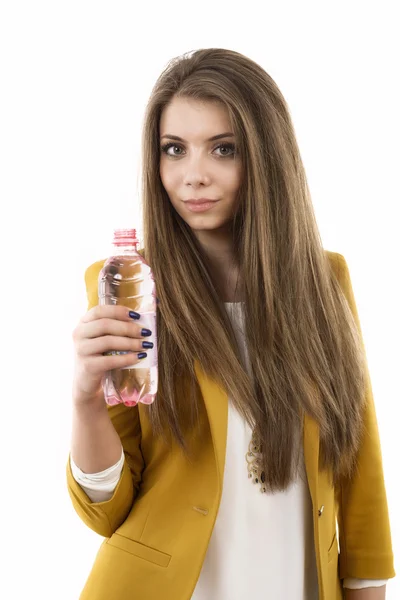 Bella donna d'affari pensando a qualcosa mentre beve — Foto Stock