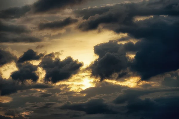 Sky with clouds at sunset after the rainstorm — Stock Photo, Image