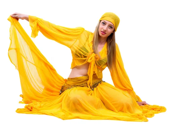 Привлекательная женщина в традиционном костюме цыганка — стоковое фото
