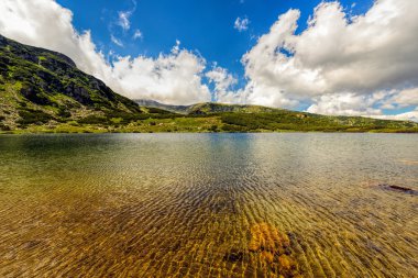 fagaras mounta dağlık bir buzul Gölü ile peyzaj
