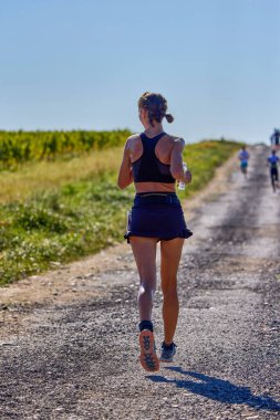 26 Eylül 2021: Romanya, Marcea, yarışma versiyonu no. Bir. Yerel bir spor, 12 km 'lik bir yarış. yarışmadan resimler.