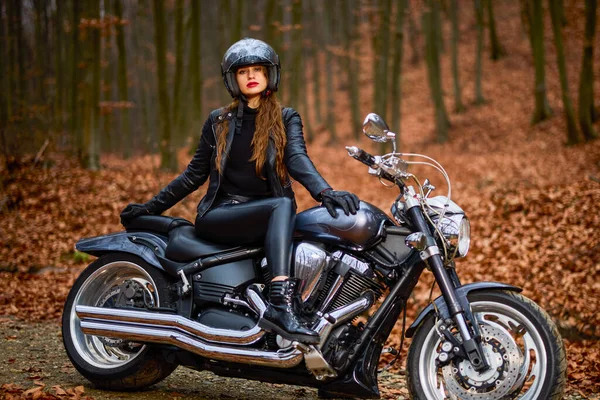 Beautiful Woman Long Hair Chopper Motorcycle Autumn Landscape — Stock Photo, Image