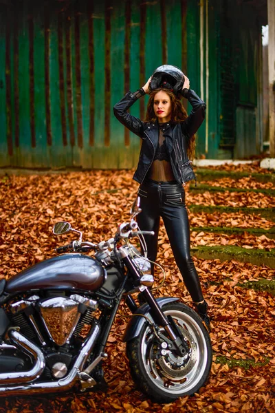 Beautiful Woman Long Hair Chopper Motorcycle Autumn Landscape — Stock Photo, Image