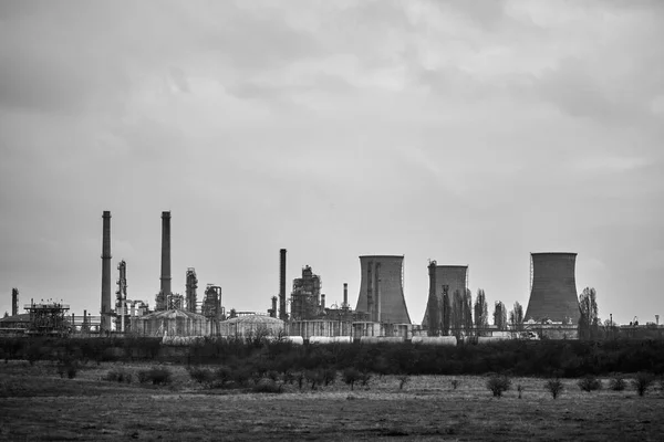 Paisaje Industrial Con Una Refinería Industria Contaminante Ruinas Industriales — Foto de Stock