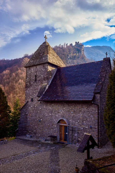 Igreja Pedra Nas Montanhas Dos Cárpatos Romênia — Fotografia de Stock