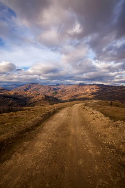 Paesaggio Montano Nel Tardo Autunno Nelle Montagne Dei Carpazi Romania — Foto Stock
