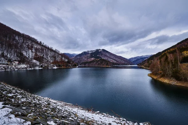 Schöne Landschaft Mit Bergsee Winter — Stockfoto