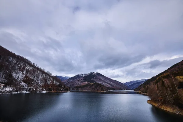 Schöne Landschaft Mit Bergsee Winter — Stockfoto